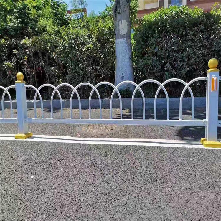 草坪锌钢护栏 弧形绿化带围栏 园林绿化带护栏