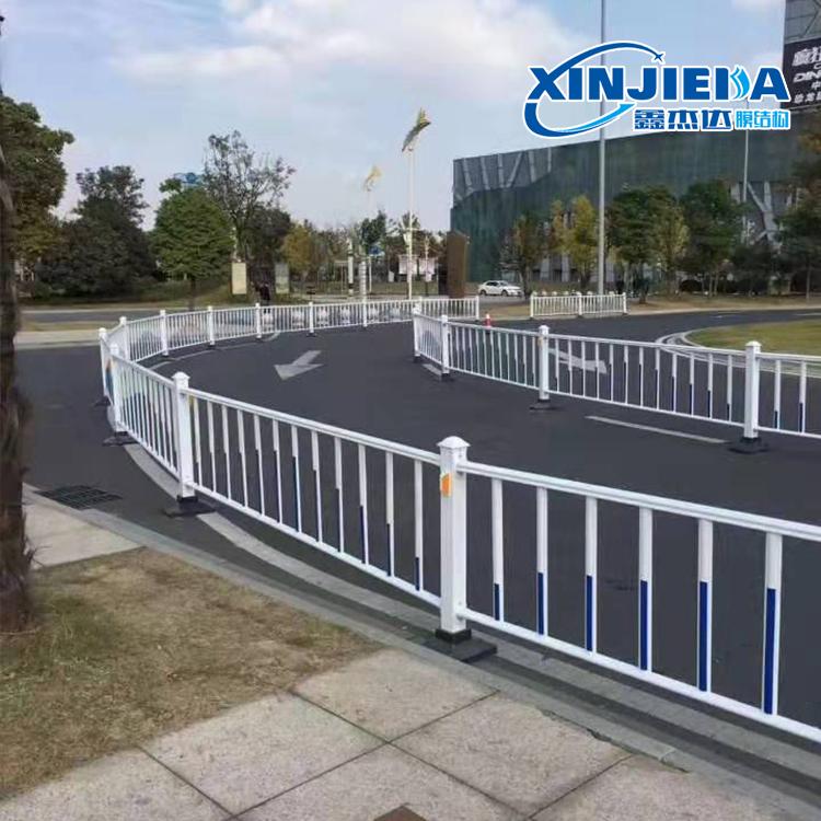 道路不锈钢金属护栏  道路交通隔离栏  草坪护栏