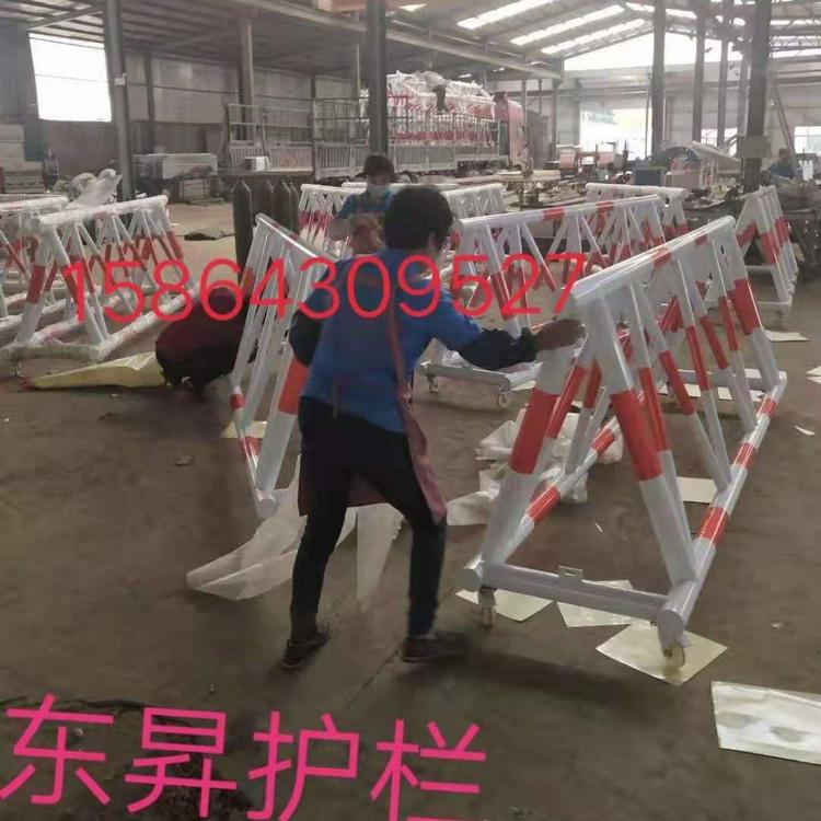 专业生产锌钢拒马防撞护栏-锌钢护栏_热镀锌围墙_防锈镀锌钢栏杆_锌钢草坪栅栏