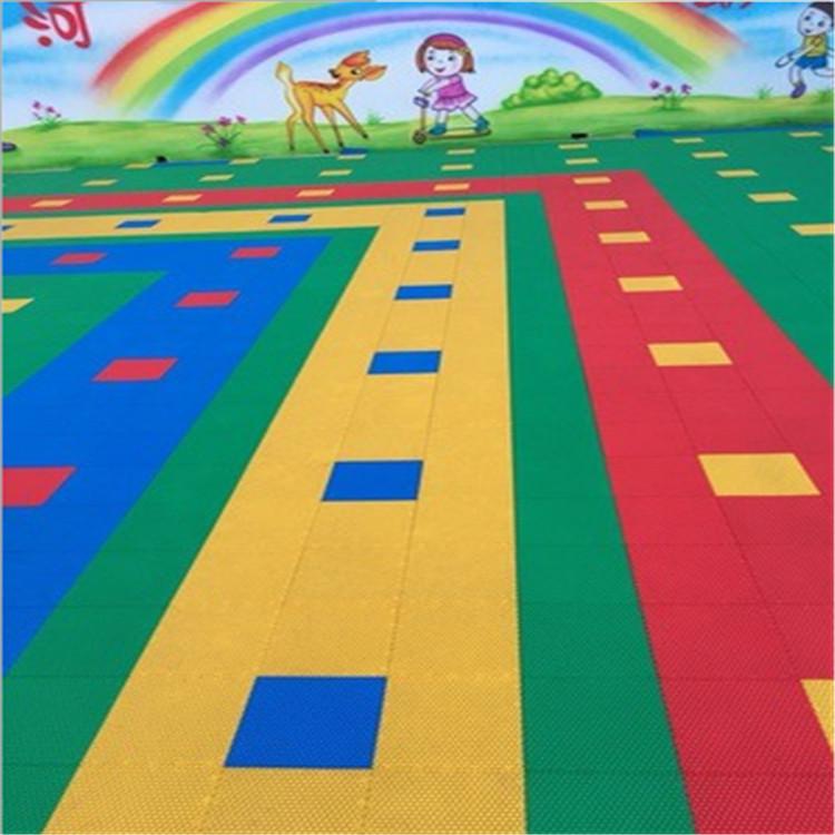塑料悬浮式拼装运动地板幼儿园双层地板室外篮球场