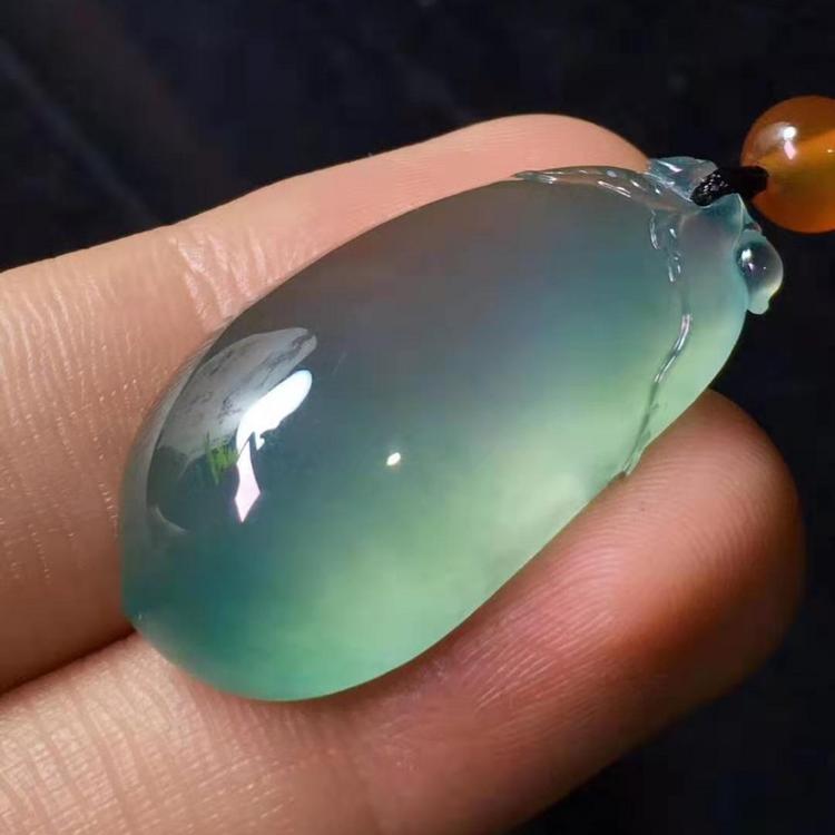 哪里有缅甸翡翠吊坠 A货翡翠 纯天然翡翠 翡翠吊坠 翡翠一手货源 高冰吊坠 玻璃种吊坠 翡翠厂家  翡翠批发 翡翠福瓜