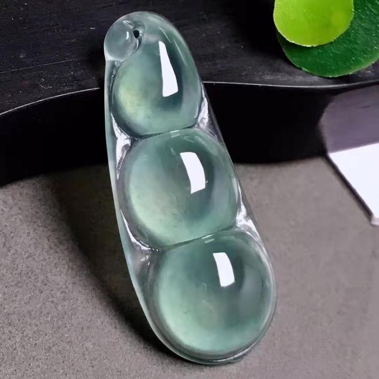 哪里有缅甸翡翠吊坠 A货翡翠 纯天然翡翠 翡翠吊坠 翡翠一手货源 高冰吊坠 玻璃种吊坠 翡翠佛 翡翠批发 翡翠厂家 福豆  翡翠福豆