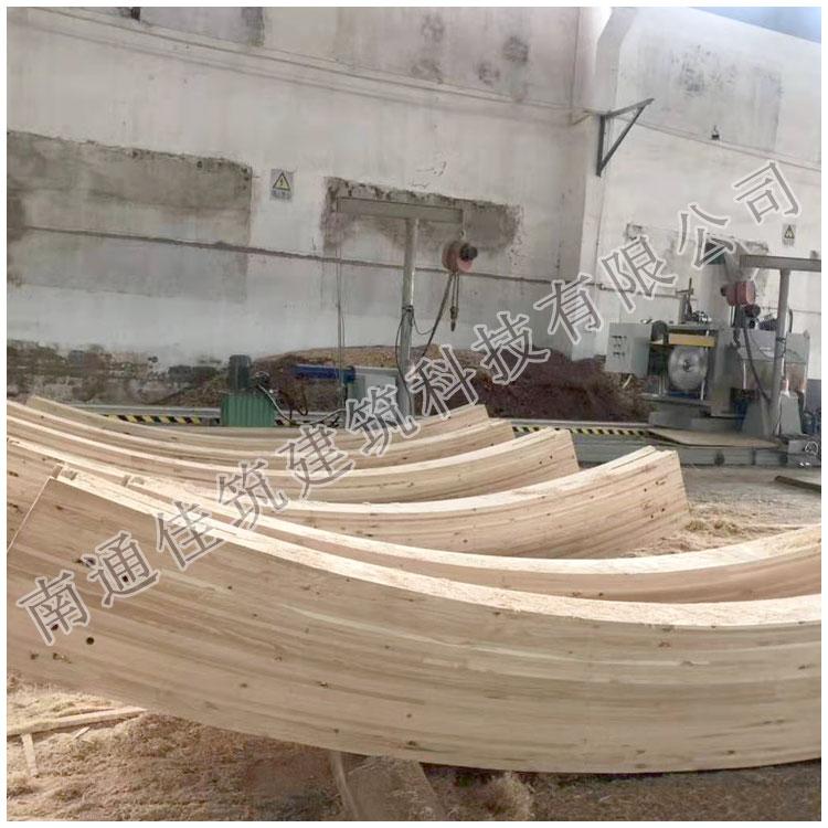 定制加工胶合木圆柱异型胶合梁柱弧形胶合梁柱