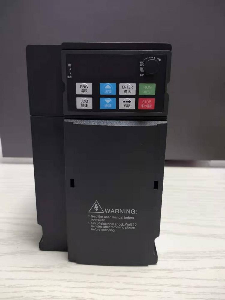 变频器厂家直销 成都变频器维修 现货单相220V变频器1.5KW 生产变频控制柜价格便宜