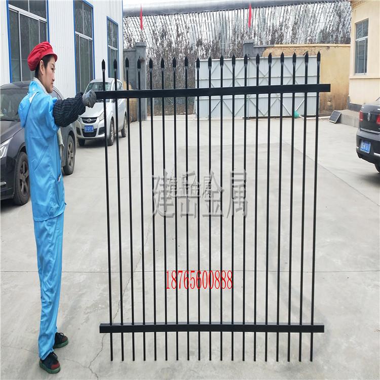 现货供应蓝白黑绿三横梁锌钢护栏-小区围栏-锌钢护栏