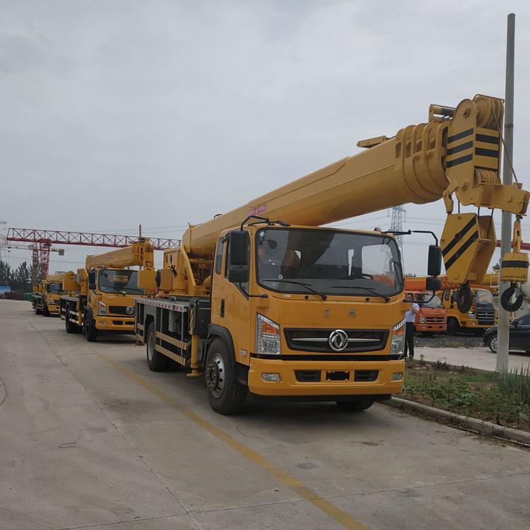 工程建筑农用12吨汽车起重机 国五小汽车吊16吨吊车 移动式汽车吊车