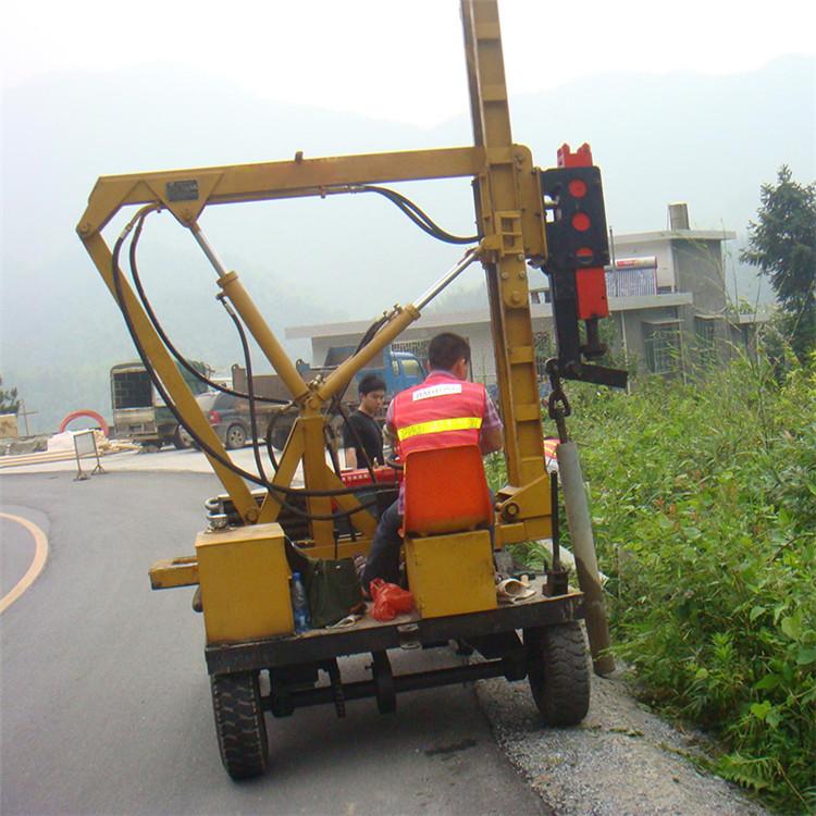 液压小四轮护栏钻孔机 一付式散热器装载式护栏打桩机 护栏液压钻孔机