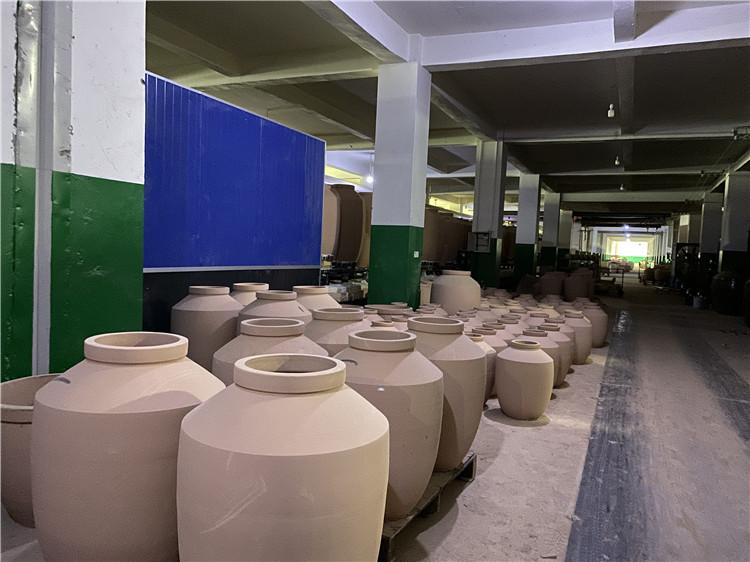 四川土陶酒坛定制生产荣县土陶酒瓶酒缸厂家价格优惠量大从优