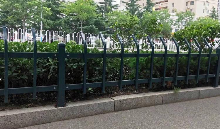 草坪护栏 锌钢草坪护栏 草坪护栏生产厂家 锌钢草坪护栏价格