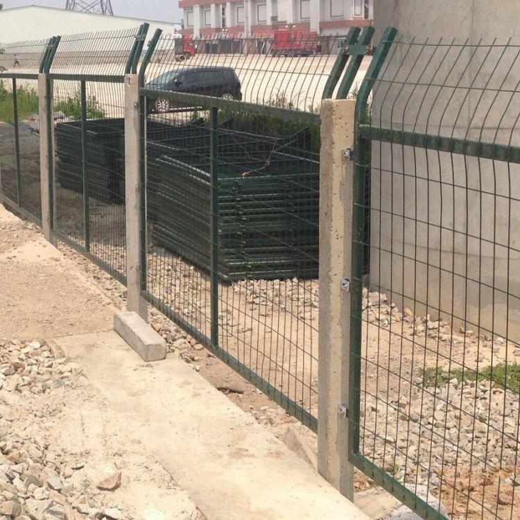 厂家直销铁路护栏网铁路隔离栅 防护栅栏铁路 8001/8002型号