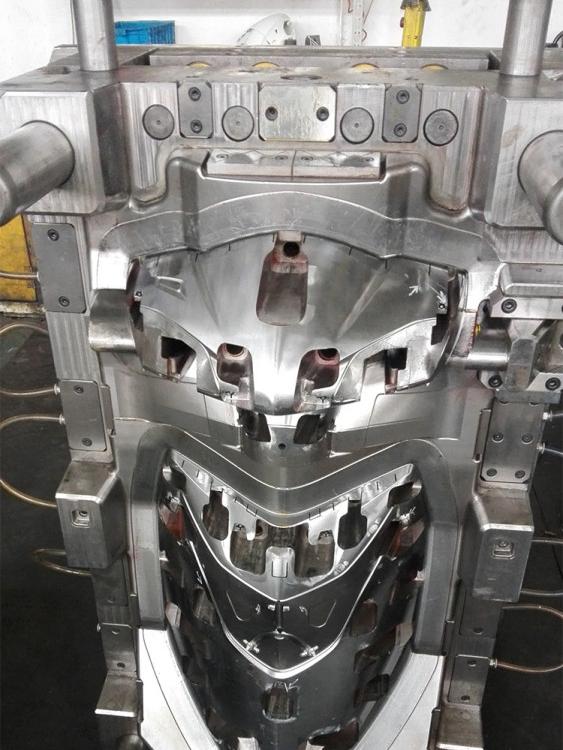 台州气辅模具力盛注塑模具加工精密注塑模具加工电动车件模具厂