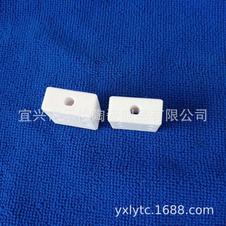生产工业精密纺织氧化铝陶瓷结构件 批发高频耐磨异型9599陶瓷管
