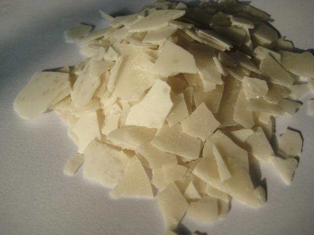 六水氯化镁 黄色 片状 含量46%