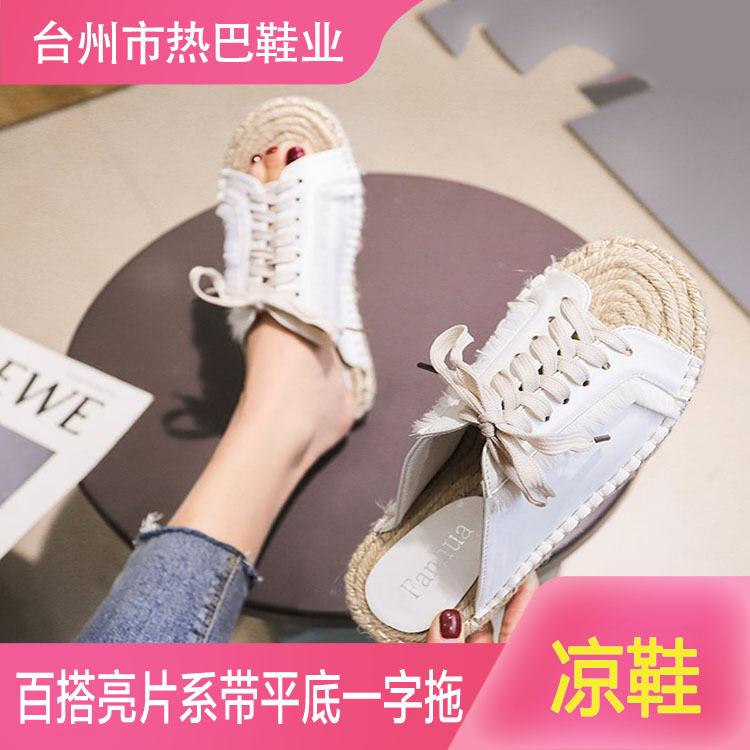 网红拖鞋女夏外穿新款韩版百搭亮片系带平底一字拖女时尚凉拖