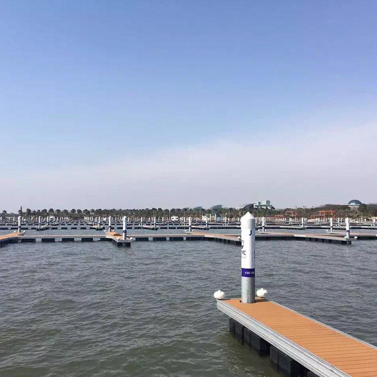 浮动浮筒码头中亚水上工程游艇码头水上平台塑料浮筒厂家直销