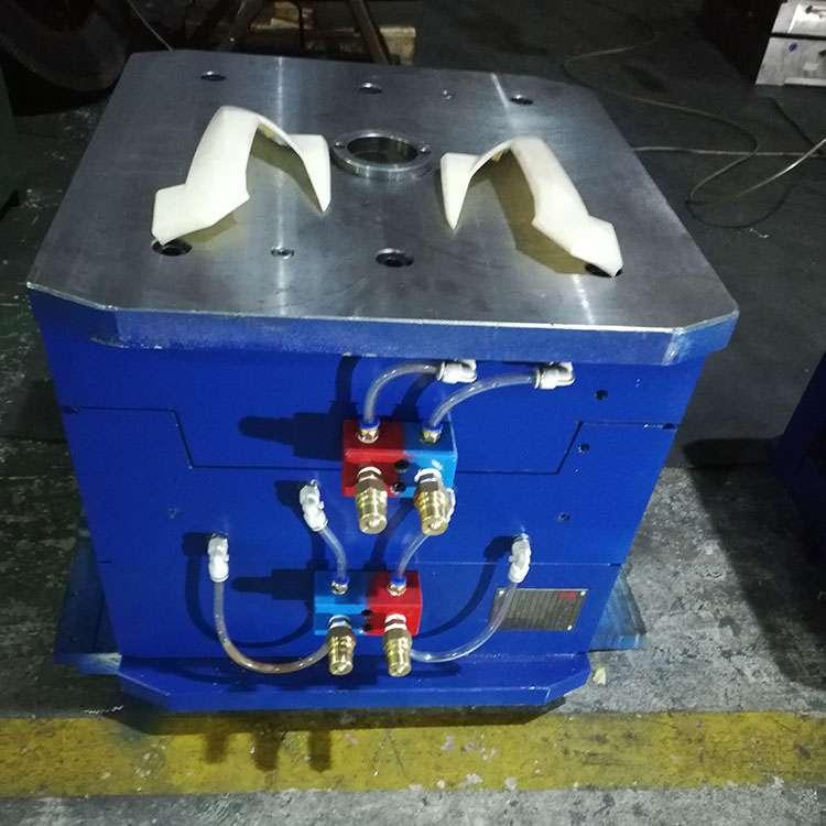 精密汽车模具开发定制 力盛汽车格栅模具 汽车内饰件模具