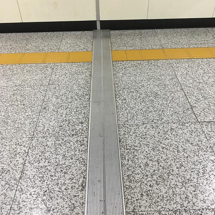 铝合金建筑变形缝 金属盖板型外墙变形缝
