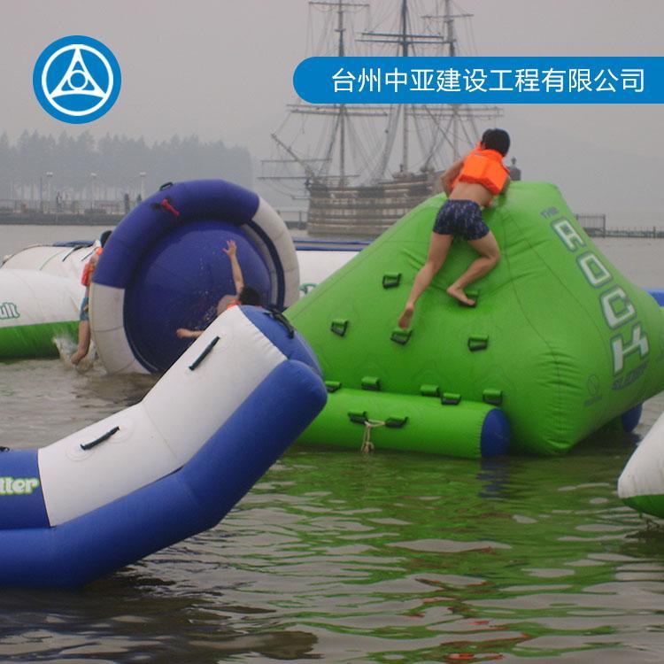 供应水上浮筒游泳池 中亚水上工程 水上闯关乐园现货