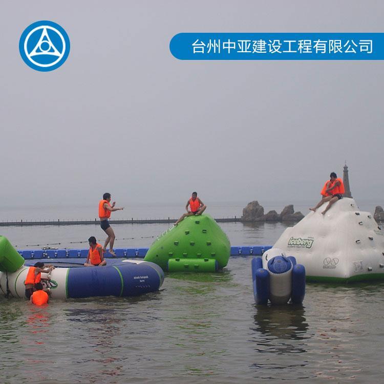娱乐水上游泳池定制 中亚水上工程 浮筒泳池生产商