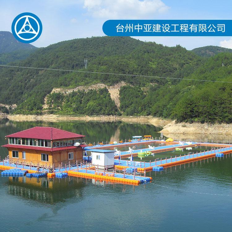 浮筒搭建水上游泳池定制 中亚水上工程 水上浮筒木屋平台现货