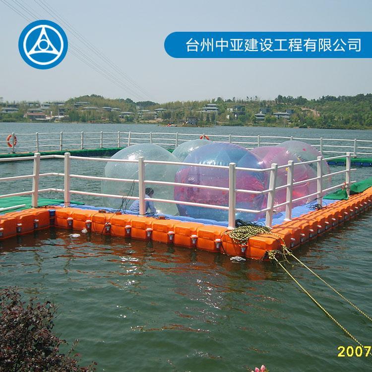 浮筒搭建水上游泳池 中亚水上工程 水上游乐设施浮筒定制