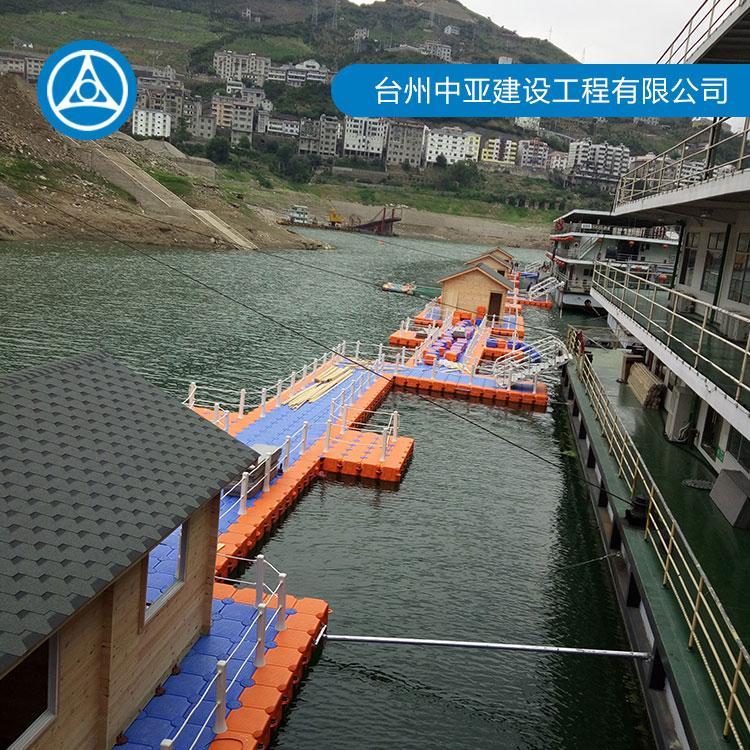水上平台浮筒 水上游泳池休闲 水上浮筒平台现货
