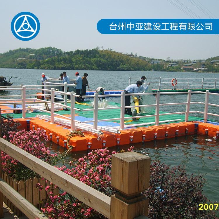 水上工程浮筒厂家 水上游泳池现货 移动游泳池设计