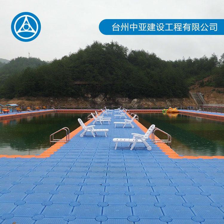 中亚水上工程 水上游泳池生产商 水上浮筒平台休闲