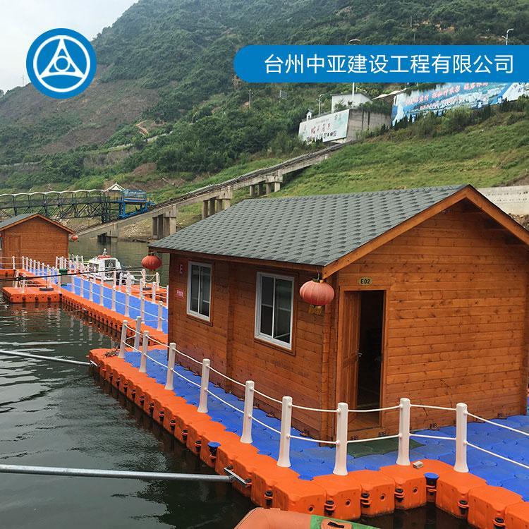 水上工程浮筒生产商 水上游泳池现货 水上游乐设施现货