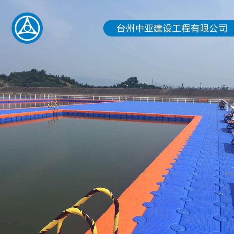 中亚水上工程 水上游泳池设计 水上浮筒平台现货