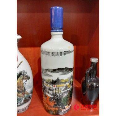 优质陶瓷酒瓶厂家