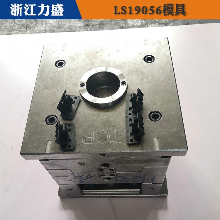 襄樊模具加工 仪表台模具加工 力盛气辅模具商家