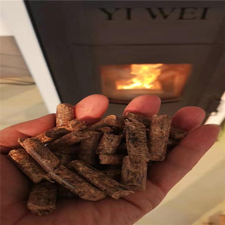 烁能牌枣木生物质燃料加工生产