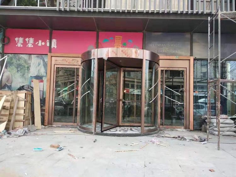 青岛三翼旋转门生产厂家