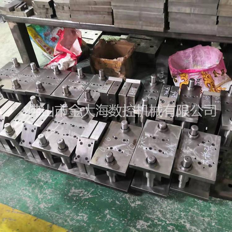 锌钢护栏数控冲孔机  全自动爬架方管切断冲孔机  厂家直销