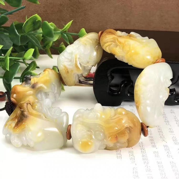 新疆和田玉 和田玉手串 玉手串 佛珠手串 品质好点的手串 手串 大点的串珠 原石手串 罗汉手串 新疆玉手串 好点的原石的手串 籽料手串 新疆籽料手串
