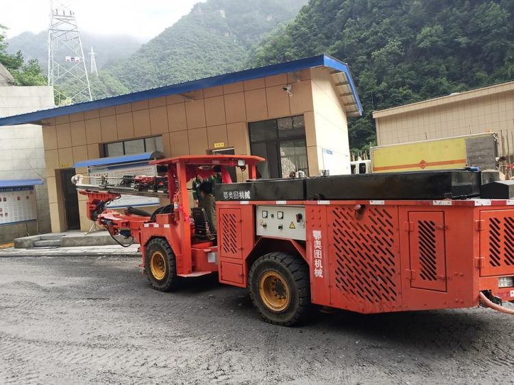 进口配置矿用凿岩台车掘进钻车隧道掘进台车履带凿岩台车采矿台车