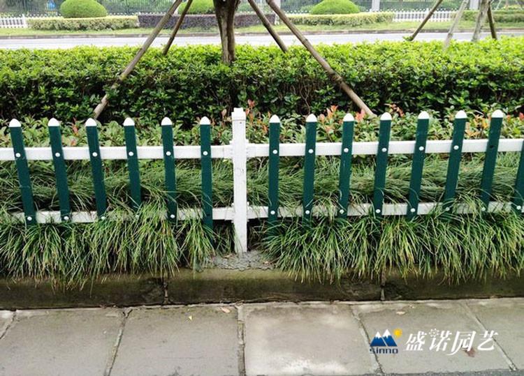 塑钢草坪护栏价格 城市市政护栏 园艺护栏 花坛护栏 园艺围栏 pvc塑料栅栏厂家 绿化小护栏