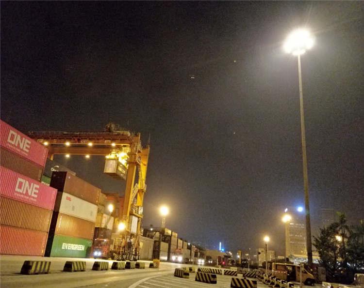 卢曼光电太阳能路灯 大功率led中杆灯 码头机场矿场高杆灯 户外道路照明路灯LED高杆灯 机场高杆灯