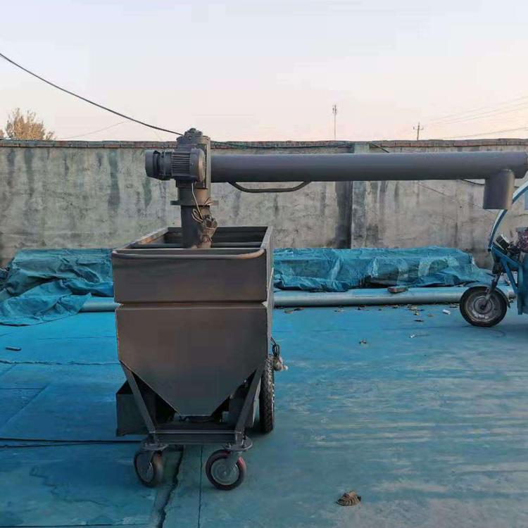 支持定制   养殖上料车加工 质量好的养殖上料车