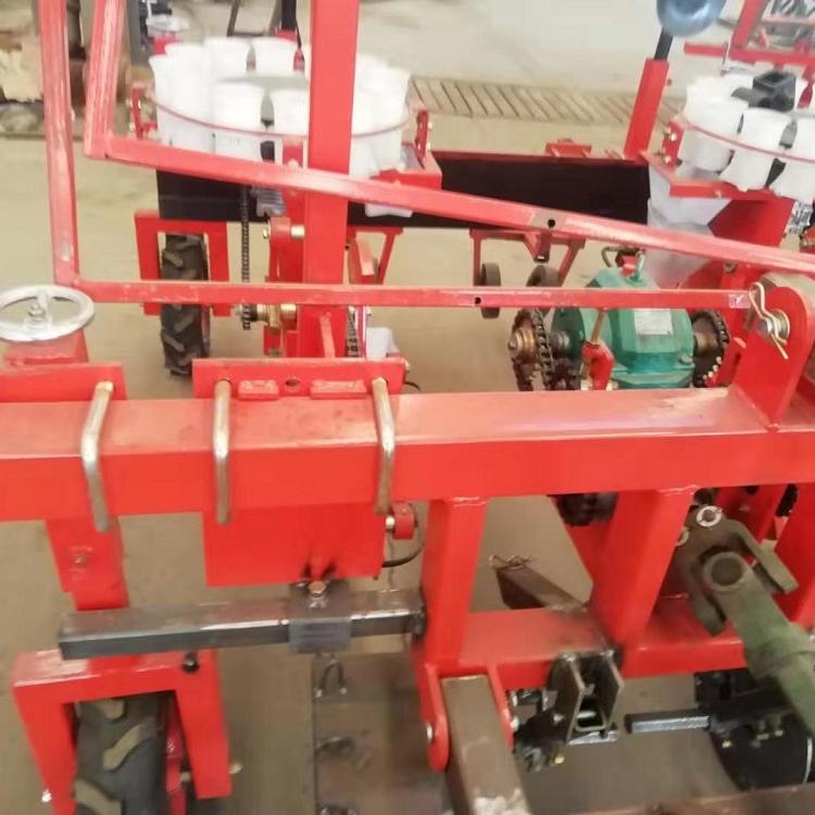 辣椒移栽机 工厂出售 出售蔬菜移栽机
