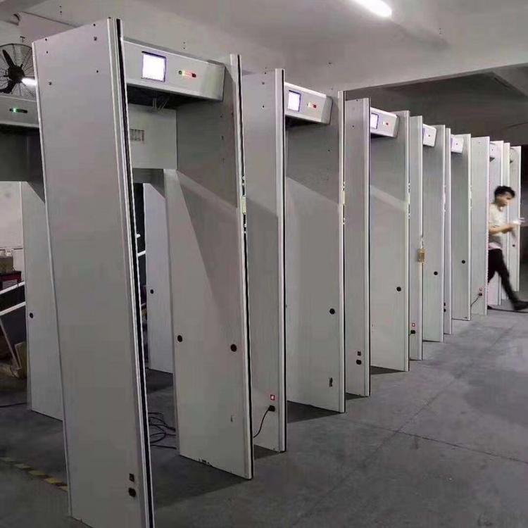 人脸测温筛红外线探测体温人体测温安检门查小区车站学校医院