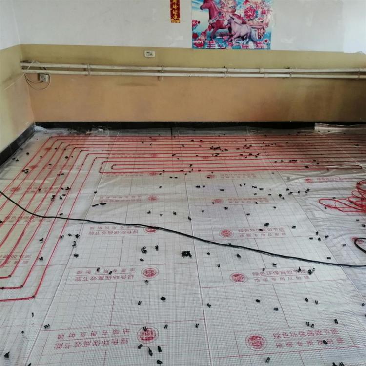 东北养猪基地安装碳纤维电地暖  价格实惠  效果理想