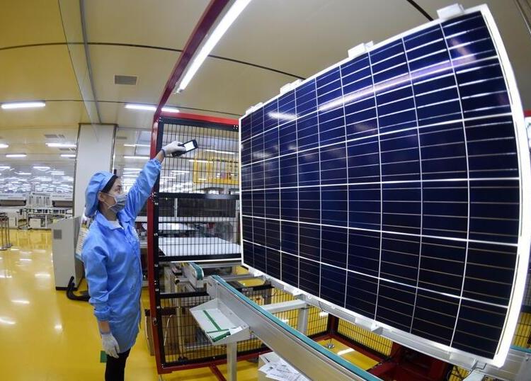 太阳能板回收家庭用路灯监控项目工程光伏电站拆卸太阳能电池板回收