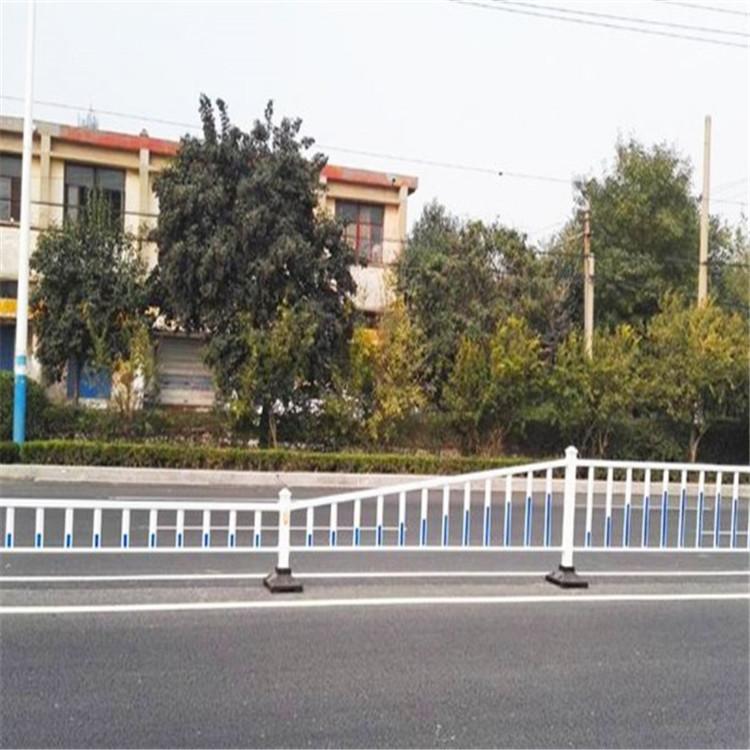 市政护栏_定制人行道隔离防护栏_供应交通设施隔离围栏_市政道路护栏