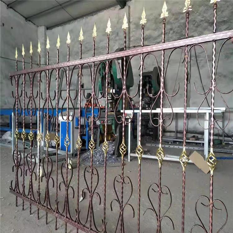 铁艺护栏_小区别墅庭院围栏护栏_学校工厂铁艺围墙栅栏工程定制