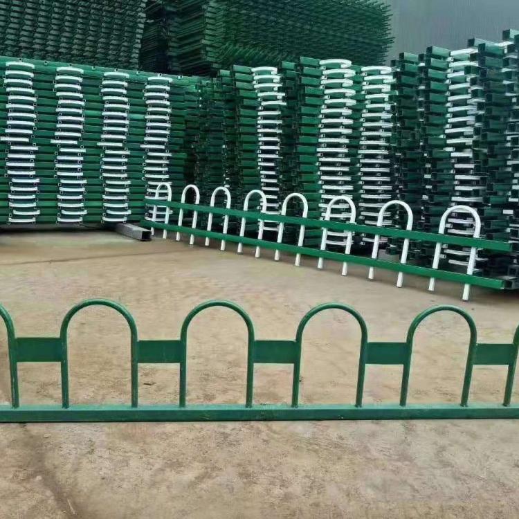 专业生产锌钢草坪护栏_锌钢热镀锌围墙_防锈镀锌钢栏杆_锌钢草坪栅栏
