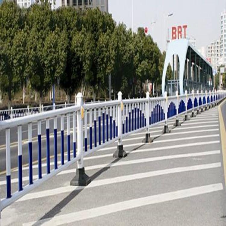 交通护栏网厂家  城市道路护栏网 道路中间隔离护栏