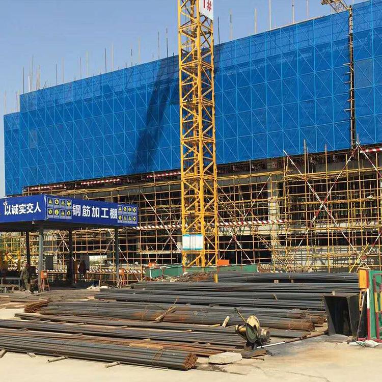云南昆明爬架网建筑工地防护网外围提升架冲孔网板外架防坠网片施工安全网厂家现货
