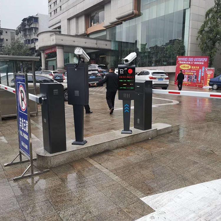 四川成都停车人行道闸厂家 成都人脸识别道闸厂家  车辆识别道闸设备安装服务